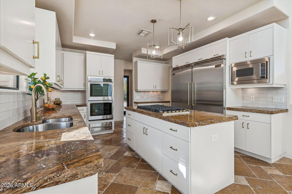 10648 E GREYTHORN Drive, Scottsdale, AZ 85262