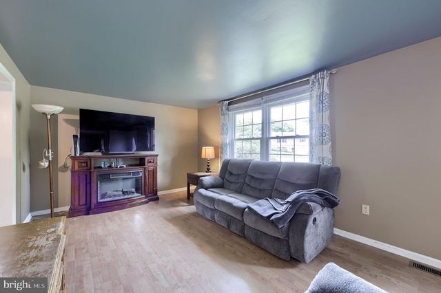 715 KENTON RD, Lancaster, PA 17601