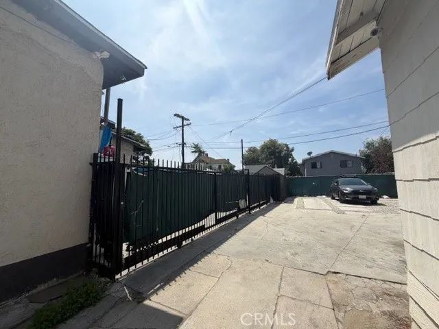 862 E 49th Street, Los Angeles, CA 90011