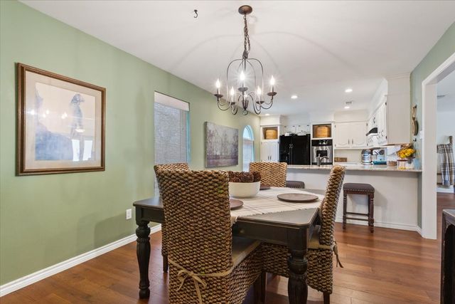 1033 Wedgewood Drive, Woodway, TX 76712