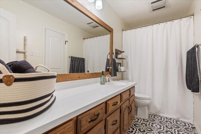 1033 Wedgewood Drive, Woodway, TX 76712