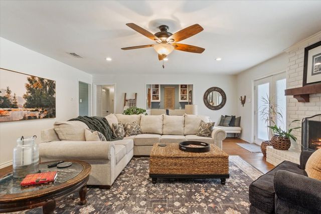 1033 Wedgewood Drive, Woodway, TX 76712