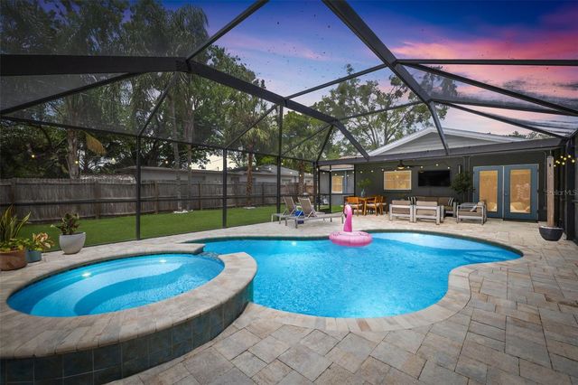 232 42ND AVENUE NE, St Petersburg, FL 33703