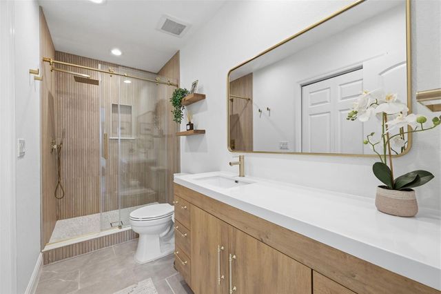 232 42ND AVENUE NE, St Petersburg, FL 33703