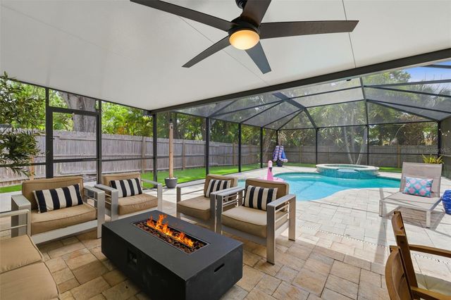 232 42ND AVENUE NE, St Petersburg, FL 33703