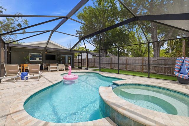 232 42ND AVENUE NE, St Petersburg, FL 33703