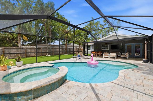 232 42ND AVENUE NE, St Petersburg, FL 33703