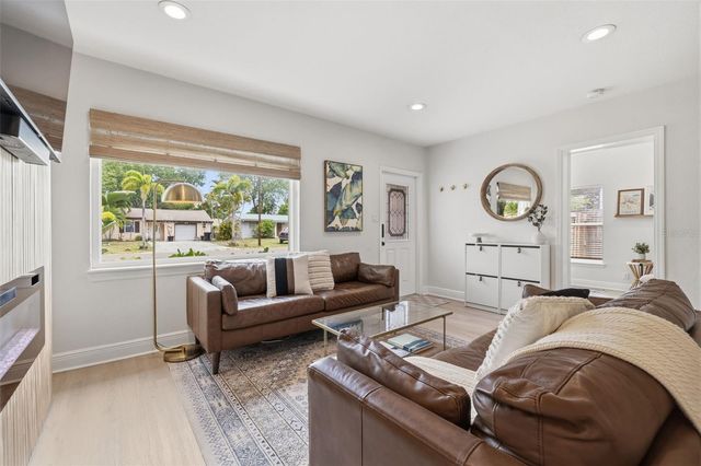 232 42ND AVENUE NE, St Petersburg, FL 33703