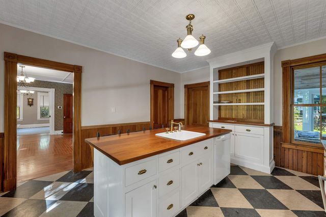 23 Dearborn Street, Milford, NH 03055