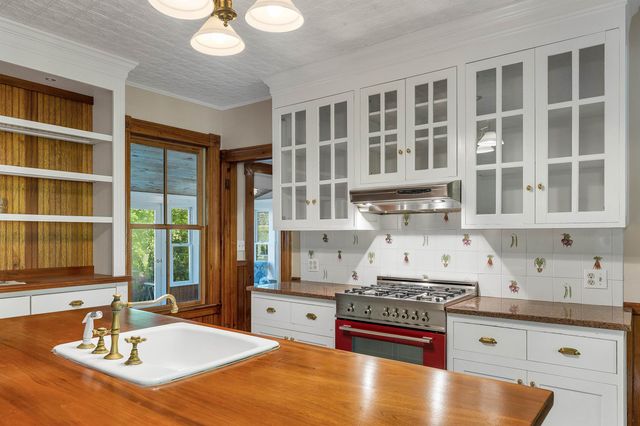 23 Dearborn Street, Milford, NH 03055