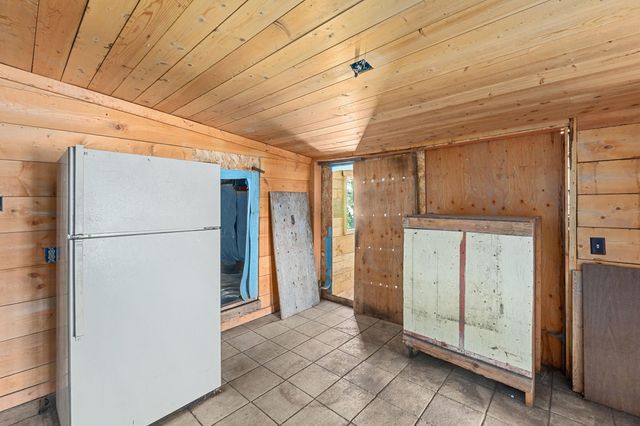 1022 Spring Hill Rd, Newport, WA 99156