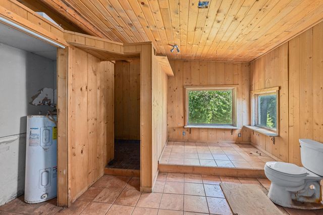 1022 Spring Hill Rd, Newport, WA 99156