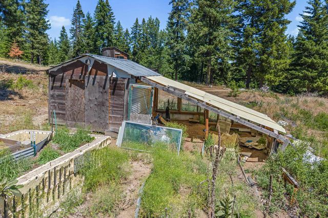 1022 Spring Hill Rd, Newport, WA 99156