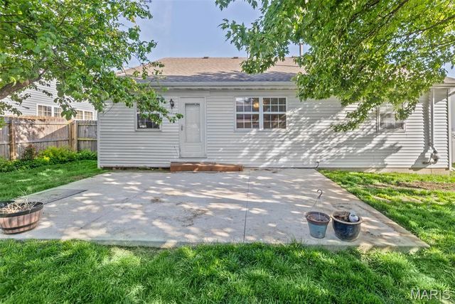 14 Jennifer Drive, Glen Carbon, IL 62034
