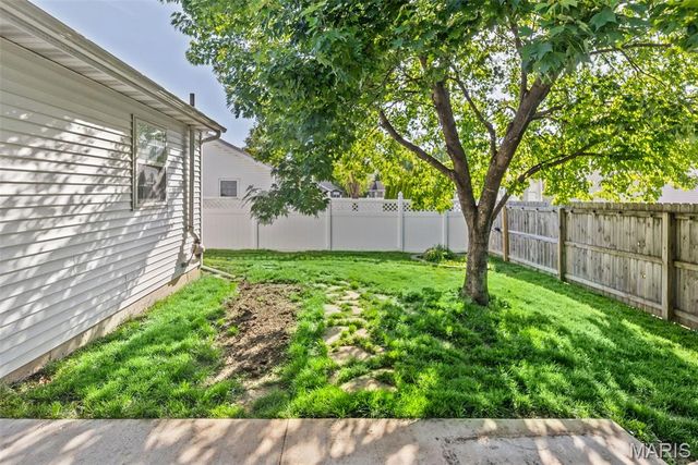 14 Jennifer Drive, Glen Carbon, IL 62034