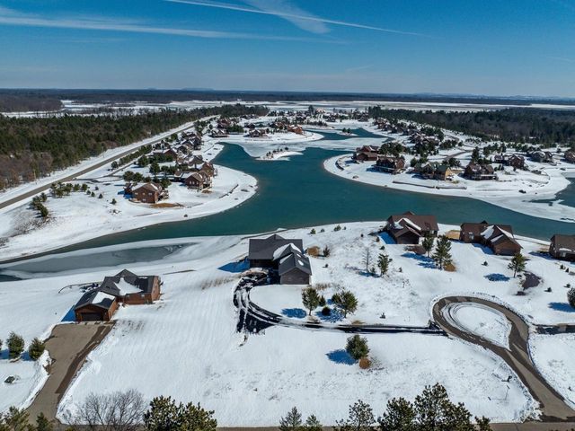 W5698 Westwater Circle, New Lisbon, WI 53950