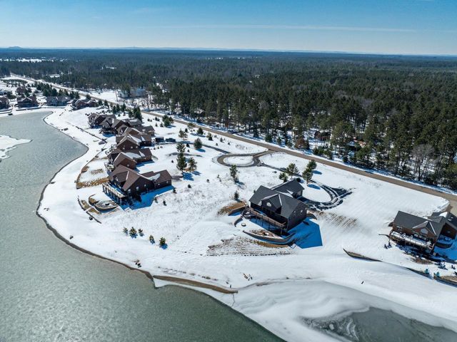 W5698 Westwater Circle, New Lisbon, WI 53950