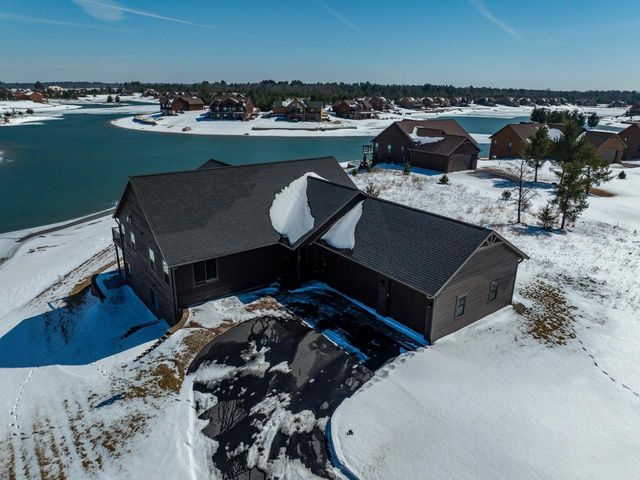 W5698 Westwater Circle, New Lisbon, WI 53950