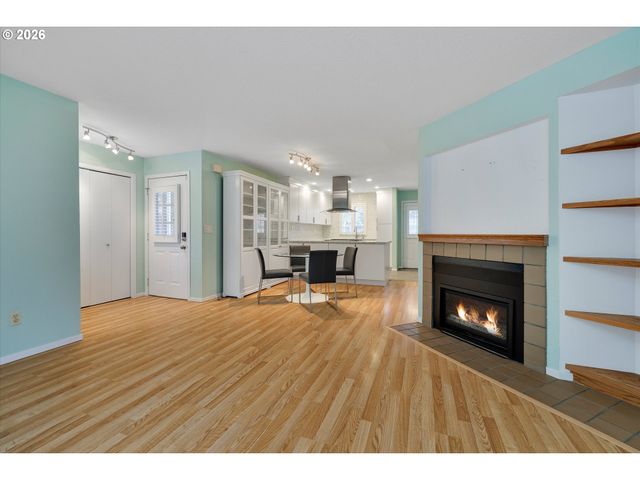 2795 Nw UPSHUR St A, Portland, OR 97210