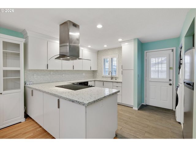 2795 Nw UPSHUR St A, Portland, OR 97210