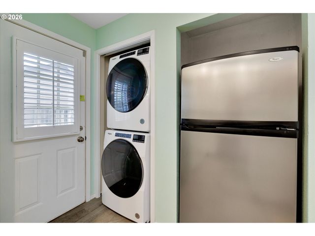 2795 Nw UPSHUR St A, Portland, OR 97210