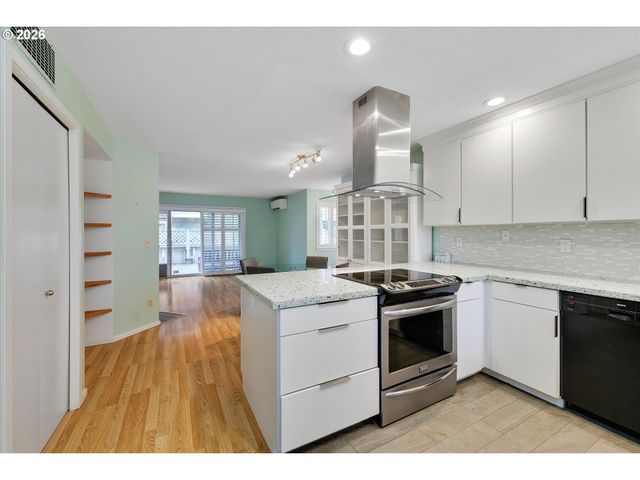 2795 Nw UPSHUR St A, Portland, OR 97210