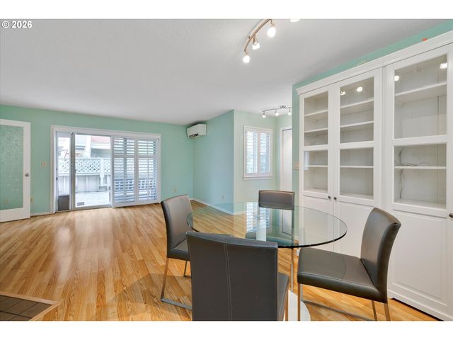 2795 Nw UPSHUR St A, Portland, OR 97210