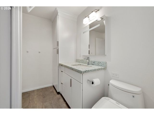 2795 Nw UPSHUR St A, Portland, OR 97210