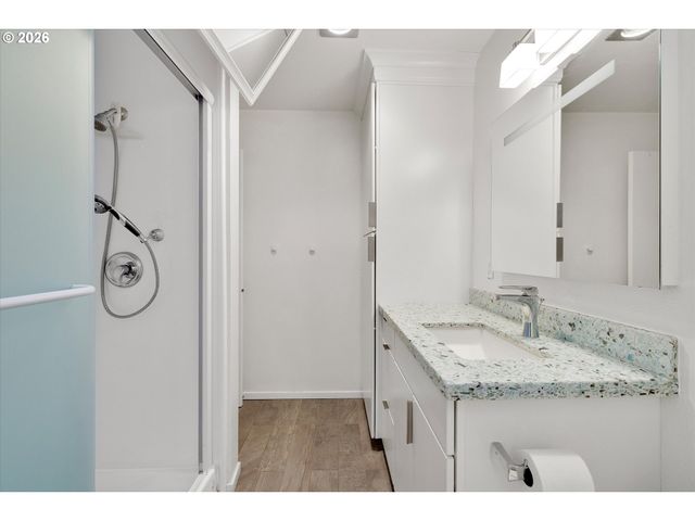 2795 Nw UPSHUR St A, Portland, OR 97210