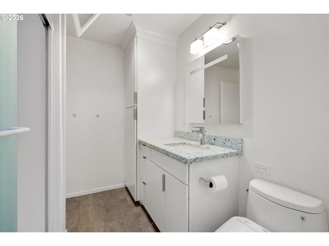 2795 Nw UPSHUR St A, Portland, OR 97210