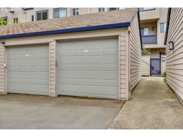 2795 Nw UPSHUR St A, Portland, OR 97210