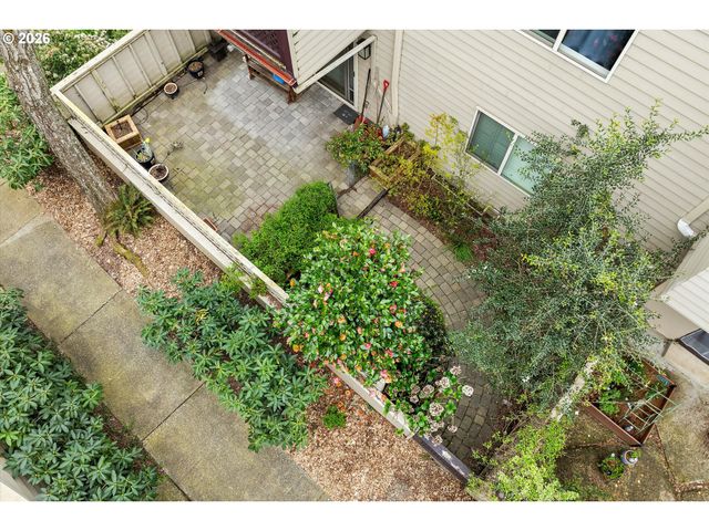 2795 Nw UPSHUR St A, Portland, OR 97210