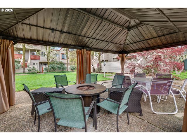 2795 Nw UPSHUR St A, Portland, OR 97210