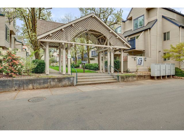 2795 Nw UPSHUR St A, Portland, OR 97210