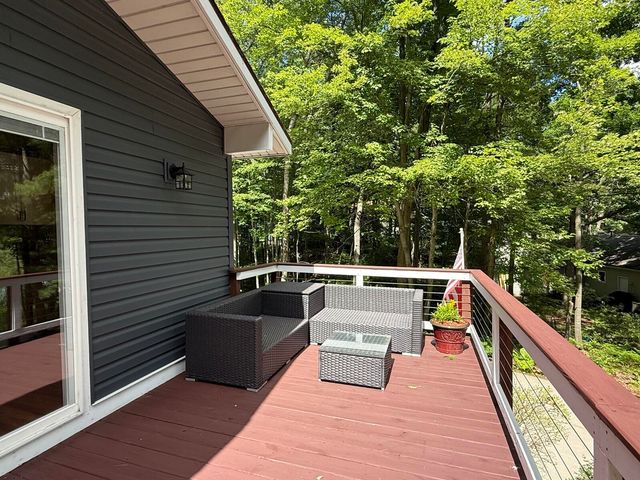 11310 E Royal Road, Morton Twp, MI 49346