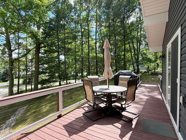 11310 E Royal Road, Morton Twp, MI 49346