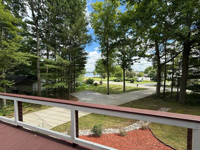 11310 E Royal Road, Morton Twp, MI 49346