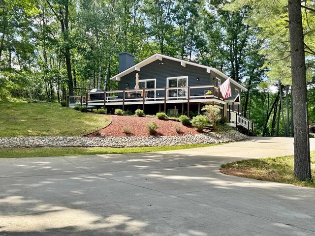 11310 E Royal Road, Morton Twp, MI 49346