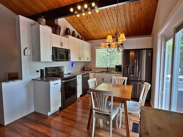 11310 E Royal Road, Morton Twp, MI 49346