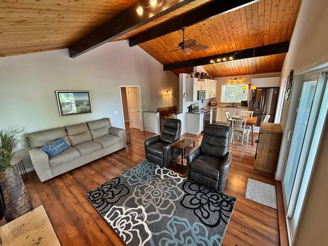 11310 E Royal Road, Morton Twp, MI 49346