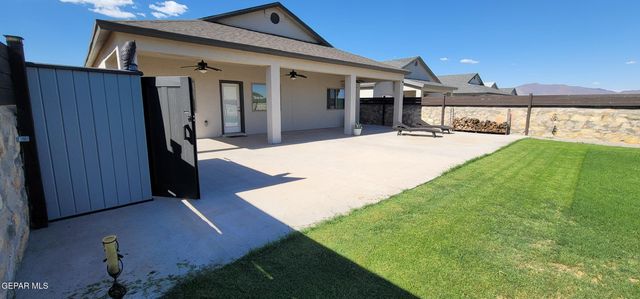 909 Cobalt Avenue, Santa Teresa, NM 88008