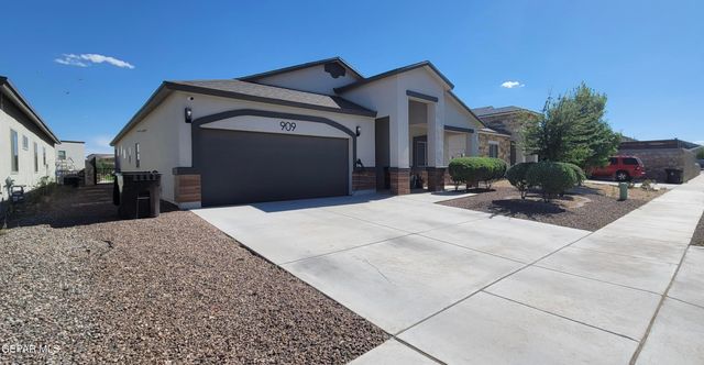 909 Cobalt Avenue, Santa Teresa, NM 88008