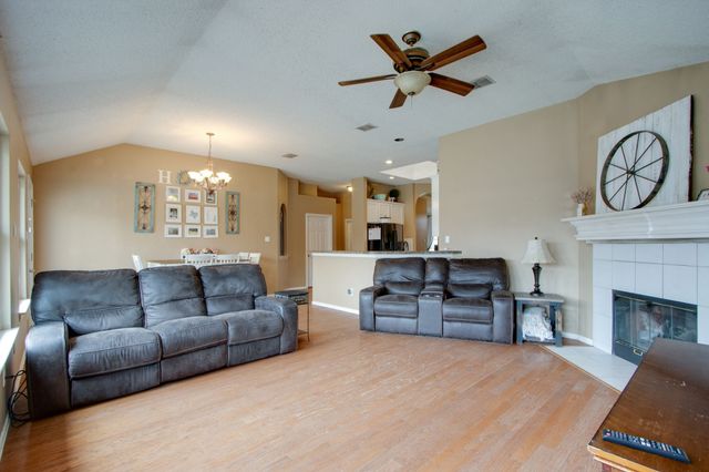 1217 Shady Elm Lane, Lewisville, TX 75067