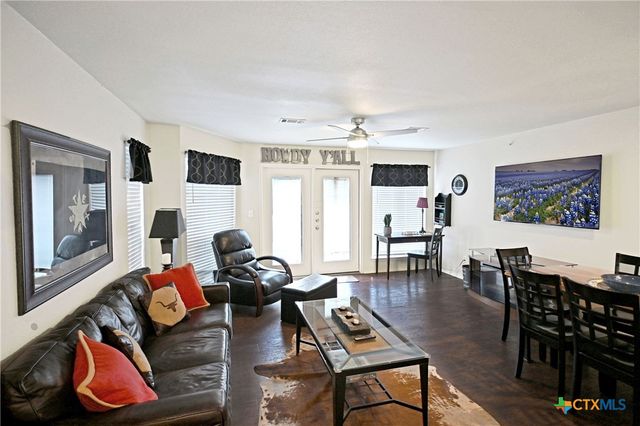 730 E Mather Street J-301, New Braunfels, TX 78130