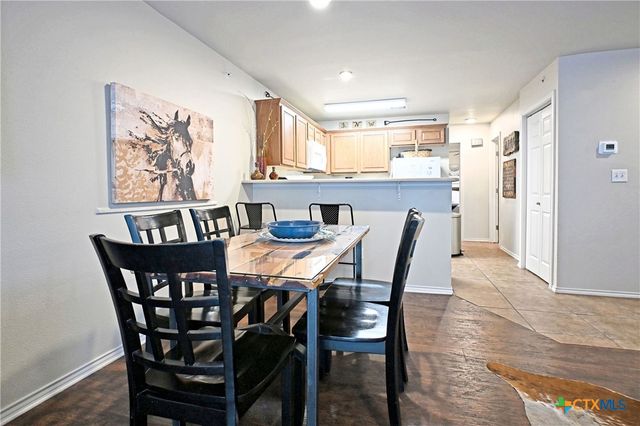 730 E Mather Street J-301, New Braunfels, TX 78130