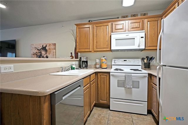 730 E Mather Street J-301, New Braunfels, TX 78130