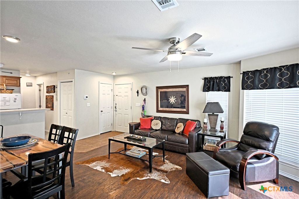 730 E Mather Street J-301, New Braunfels, TX 78130