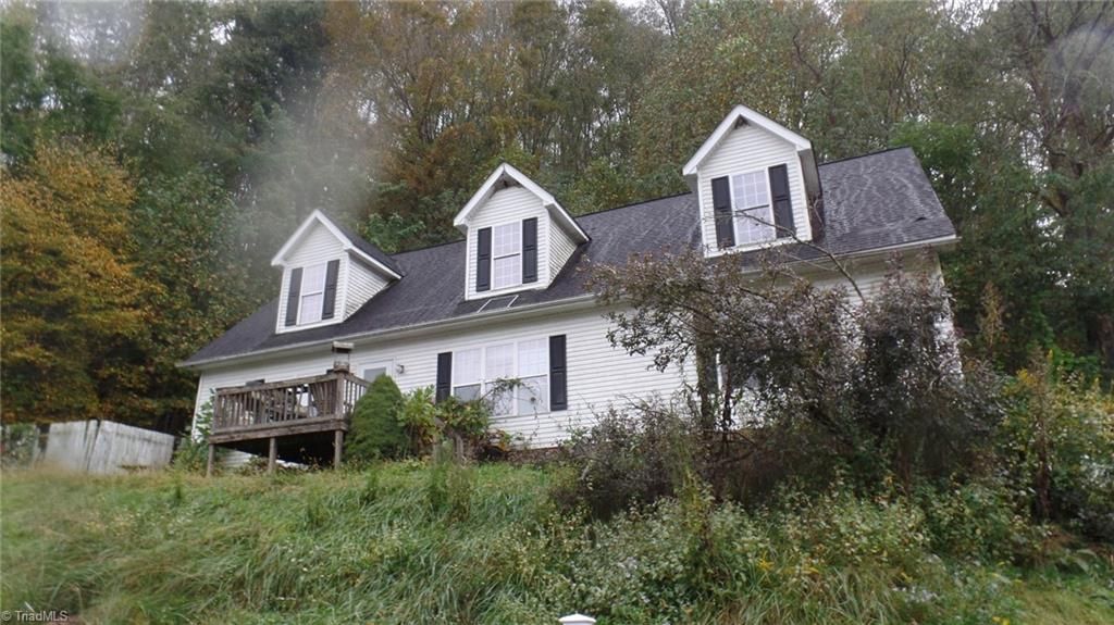 1073 Ed Little Road, Warrensville, NC 28693