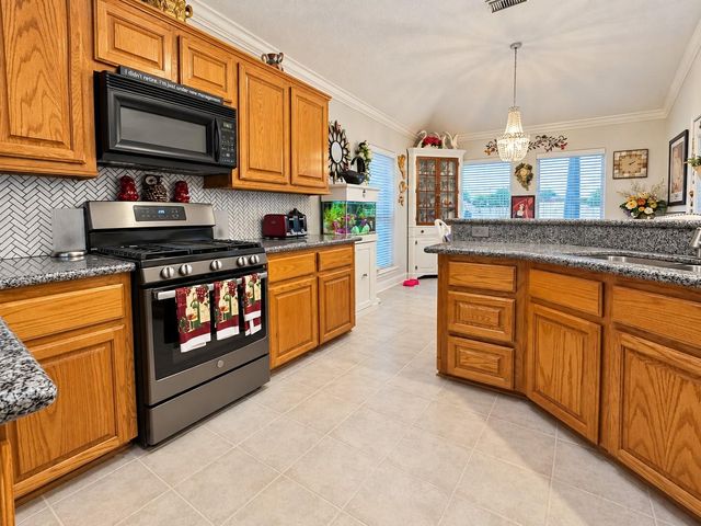11818 Old Spanish Trail, Santa Fe, TX 77510