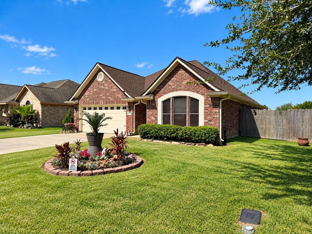 11818 Old Spanish Trail, Santa Fe, TX 77510
